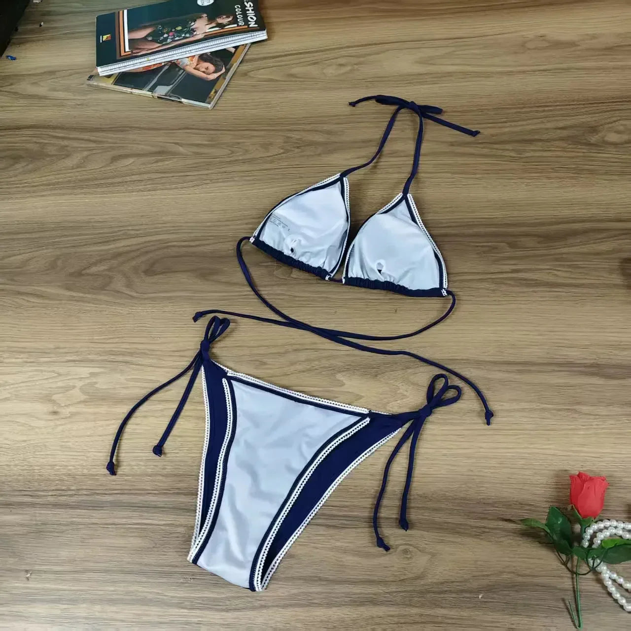 2-Piece Solid Color Bikini Set Strapless Back Tie Thong Swimsuit White Lace Simple Band