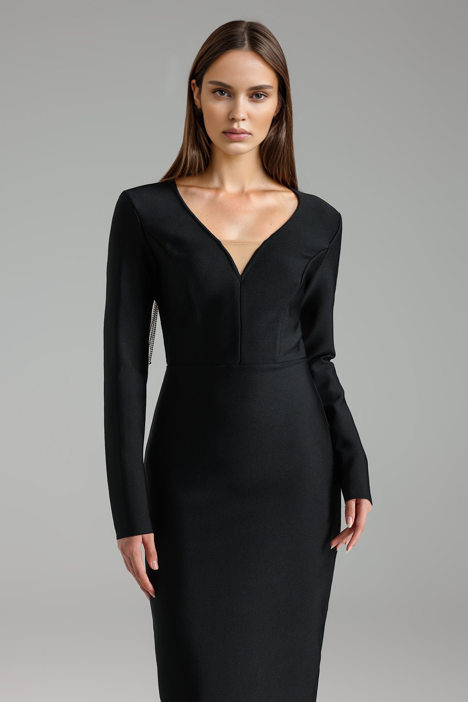 Robe longue bandage à col V et manches longues