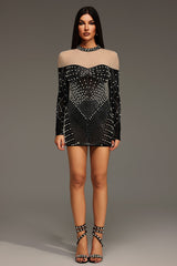 Robe courte à manches longues ornée de diamants et de perles 