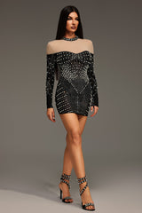 Robe courte à manches longues ornée de diamants et de perles 