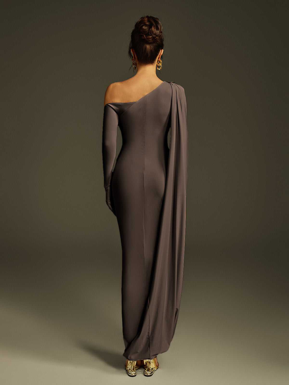 Robe longue asymétrique drapée marron 