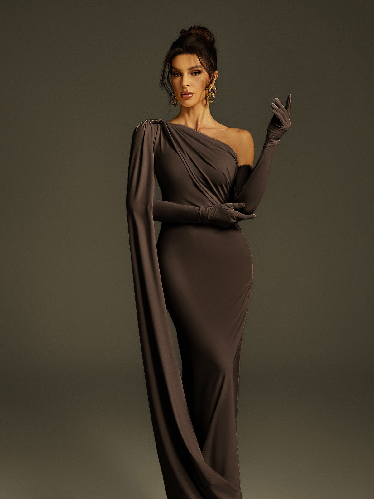 Robe longue asymétrique drapée marron 