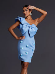 Robe mini asymétrique à nœud et fleur