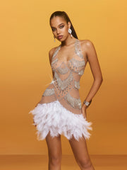 Robe mini dos nu à strass et plumes 