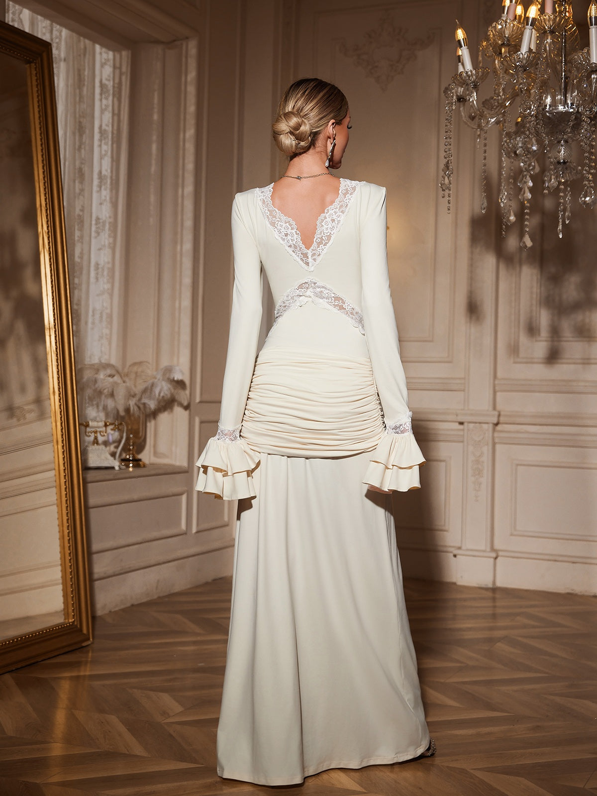 Robe longue à manches évasées et à nouer 