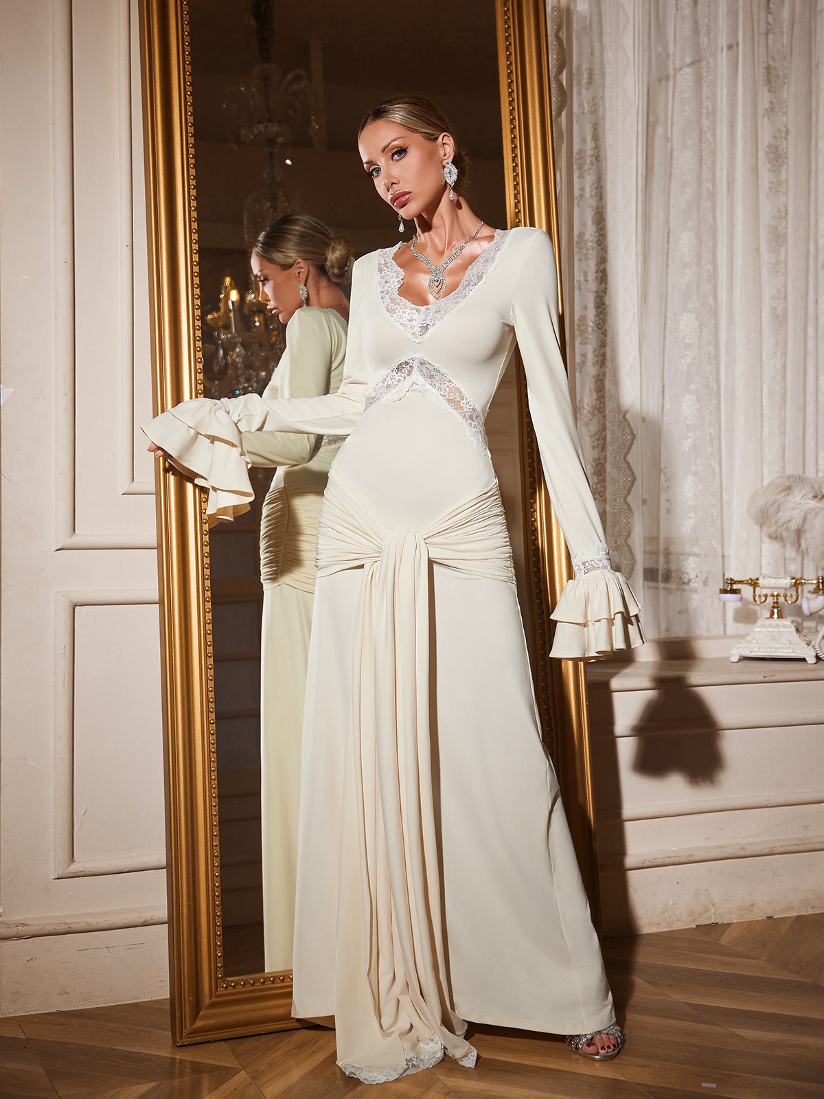 Robe longue à manches évasées et à nouer 