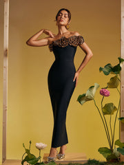 Robe longue asymétrique dorée à fleurs et bandage, ornée d'une épaule. 