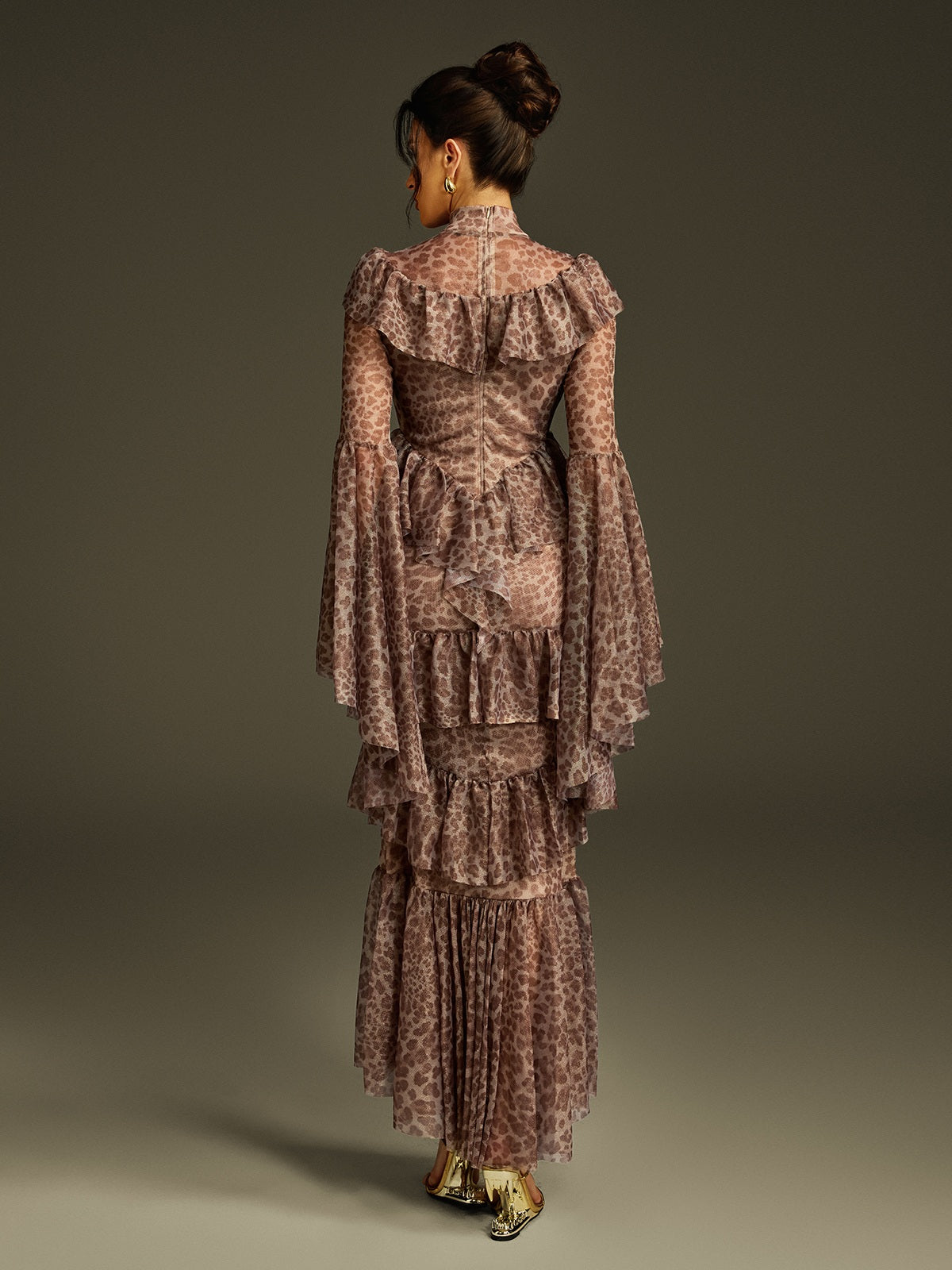 Robe midi léopard à manches cloche 