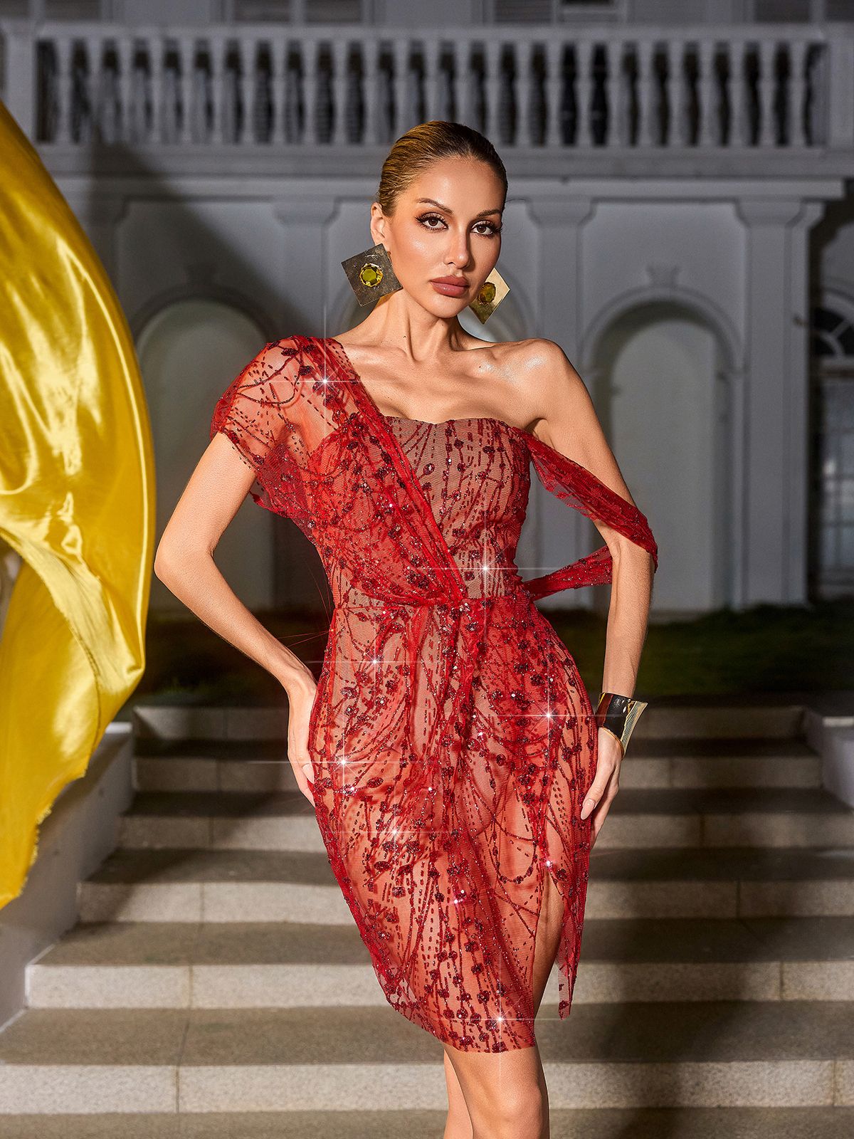 Robe courte fendue à sequins rouge 