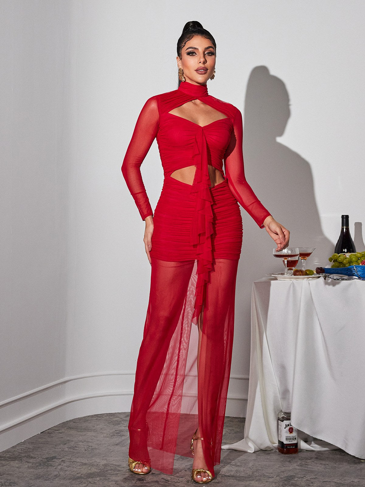 Robe longue maxi en résille ajourée à manches longues