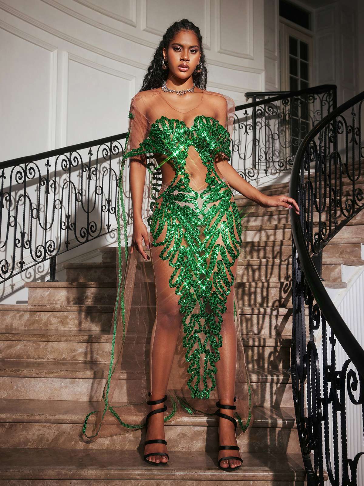 Robe maxi à découpes et sequins 