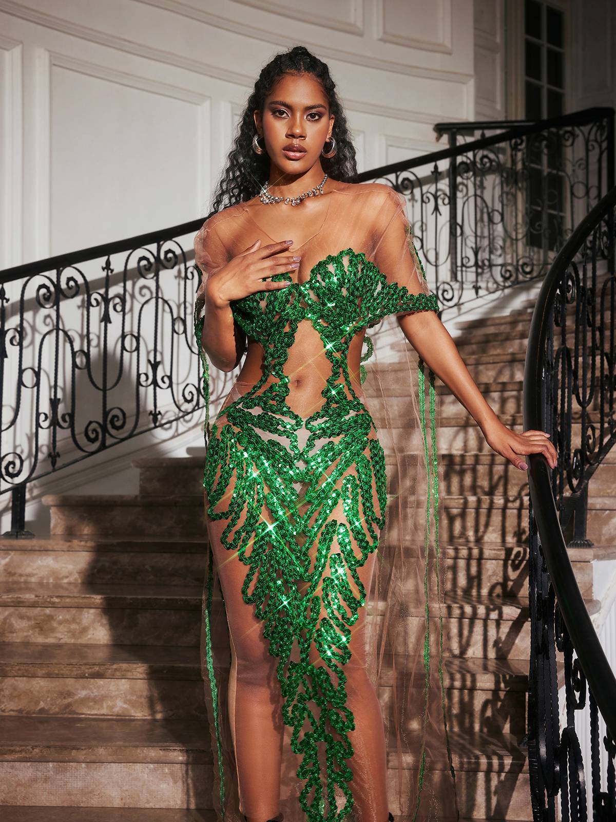 Robe maxi à découpes et sequins 