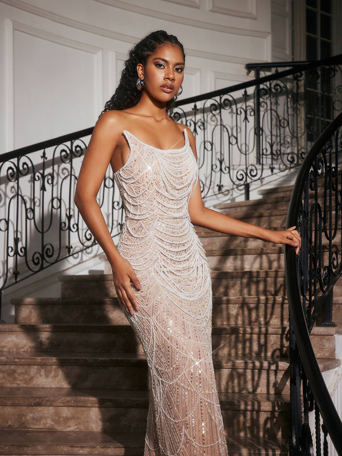 Robe maxi bustier ornée de perles 