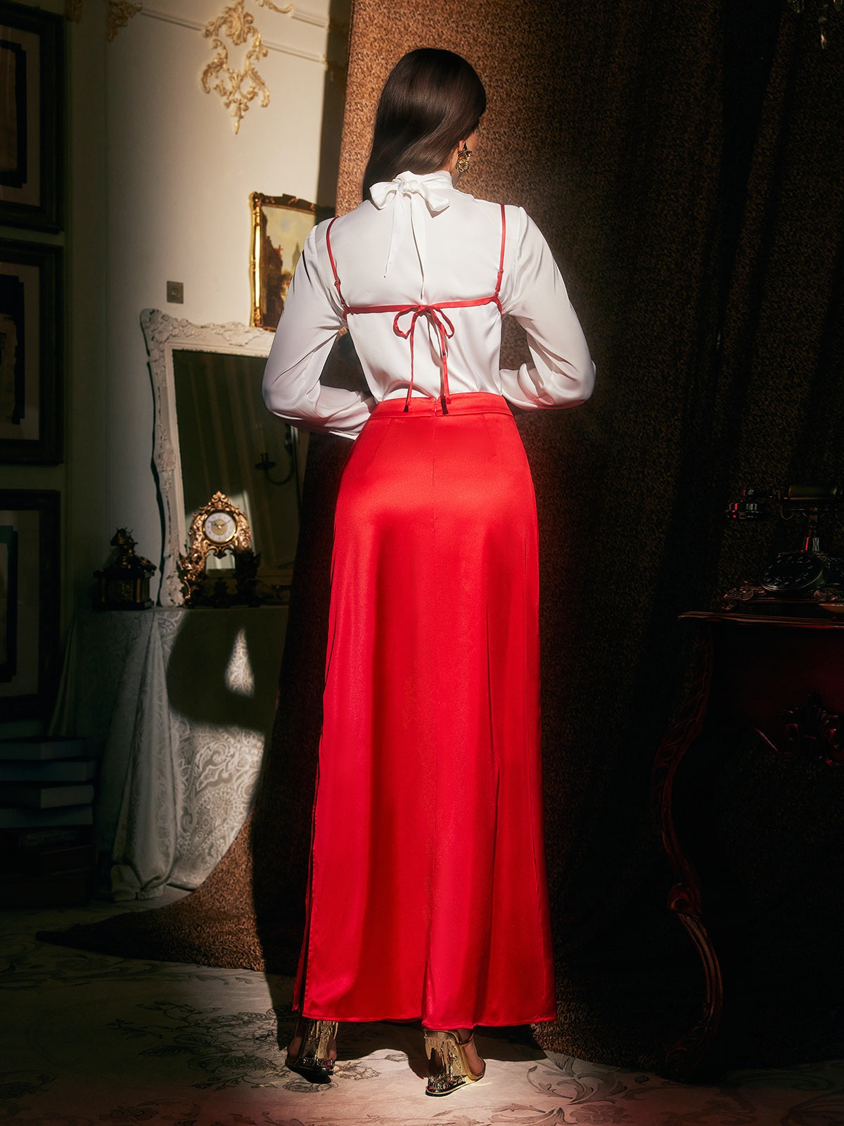 Ensemble trois pièces jupe en satin à fleurs 