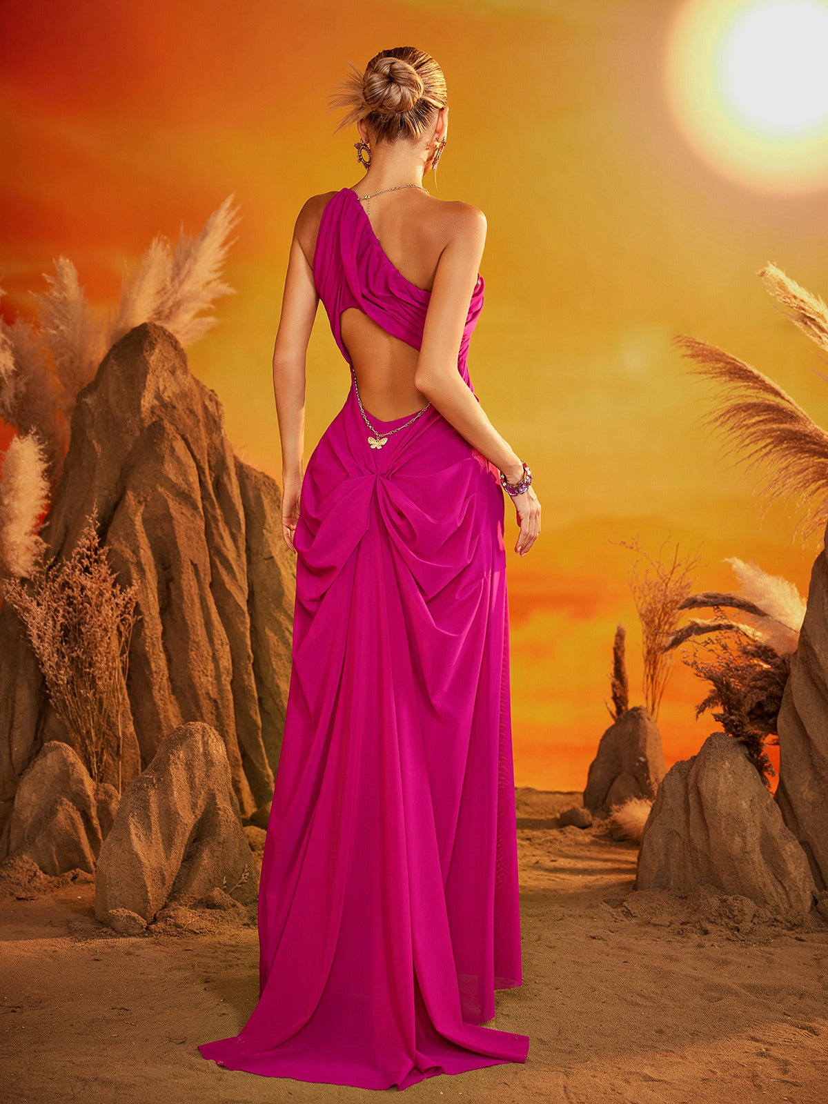 Robe longue froncée à col licou en rose vif 