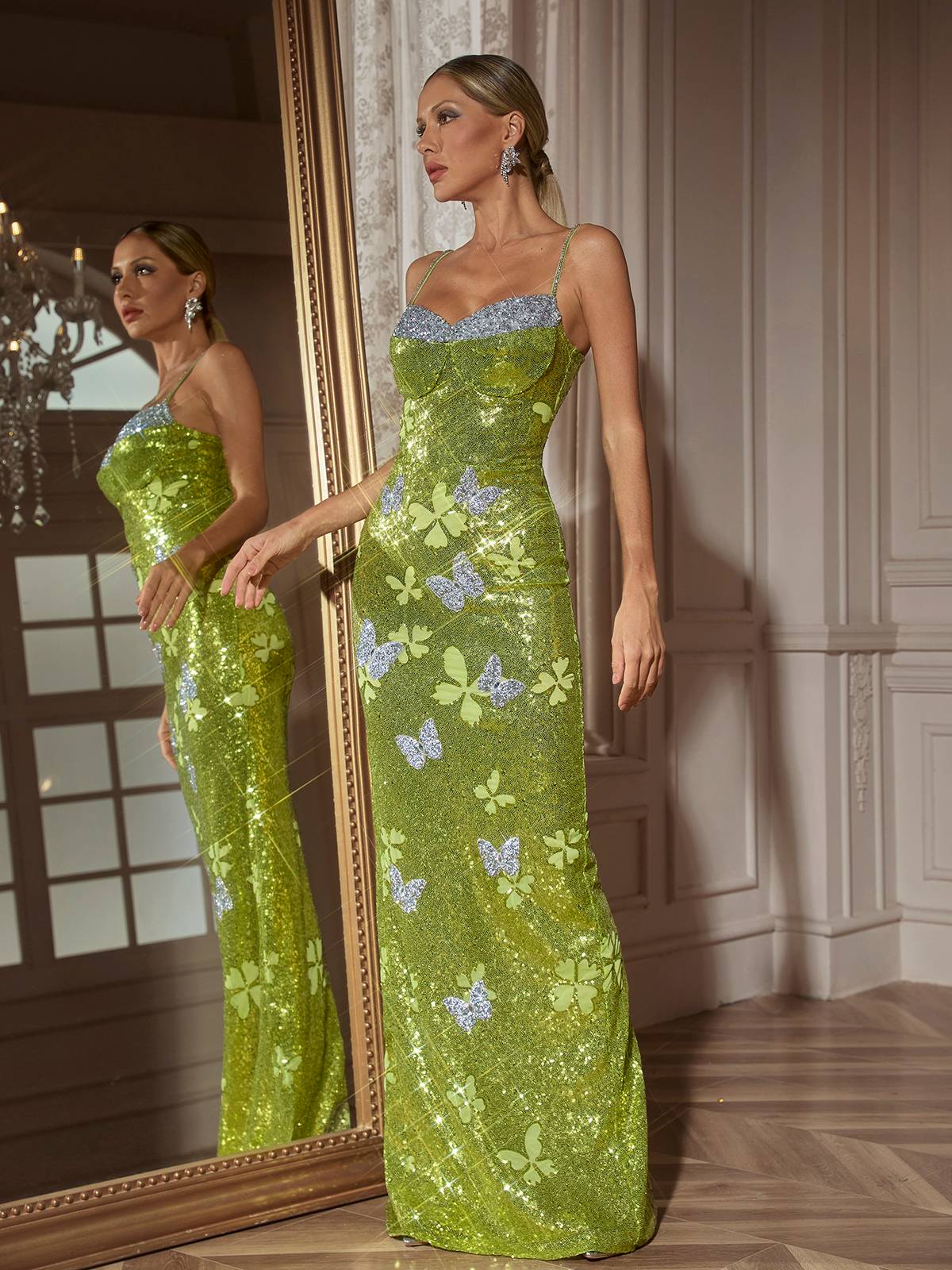 Robe longue papillon à strass et sequins 