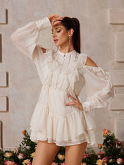 Robe mini à manches longues et découpes à volants 