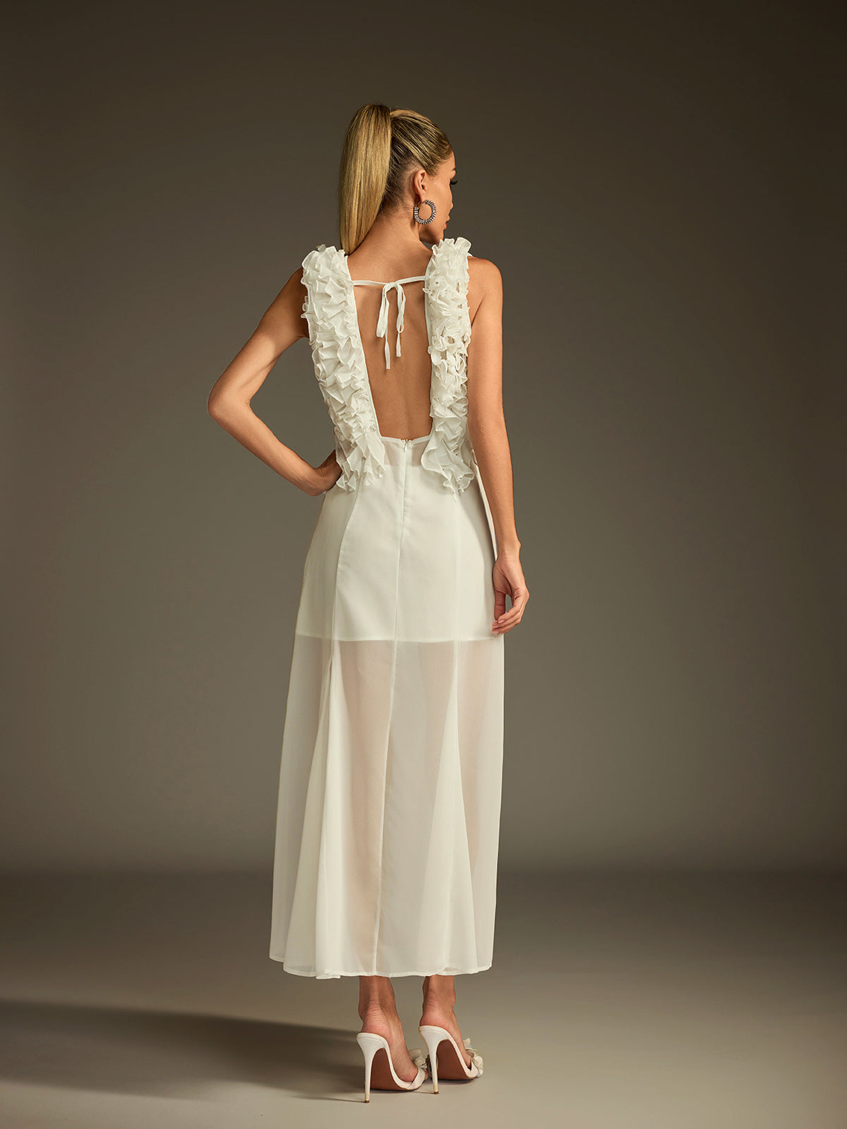 Robe midi en maille à décolleté plongeant et volants 