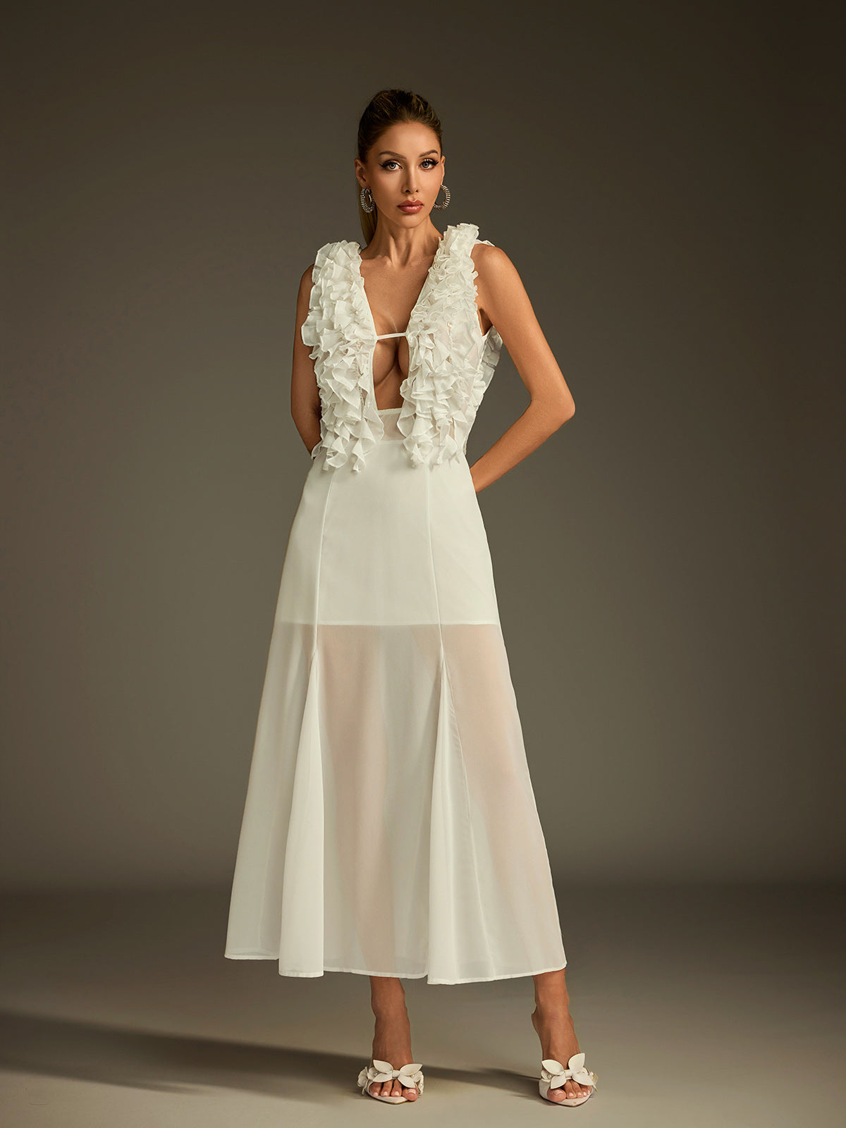 Robe midi en maille à décolleté plongeant et volants 