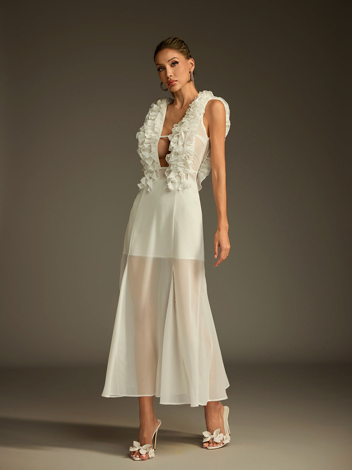 Robe midi en maille à décolleté plongeant et volants 