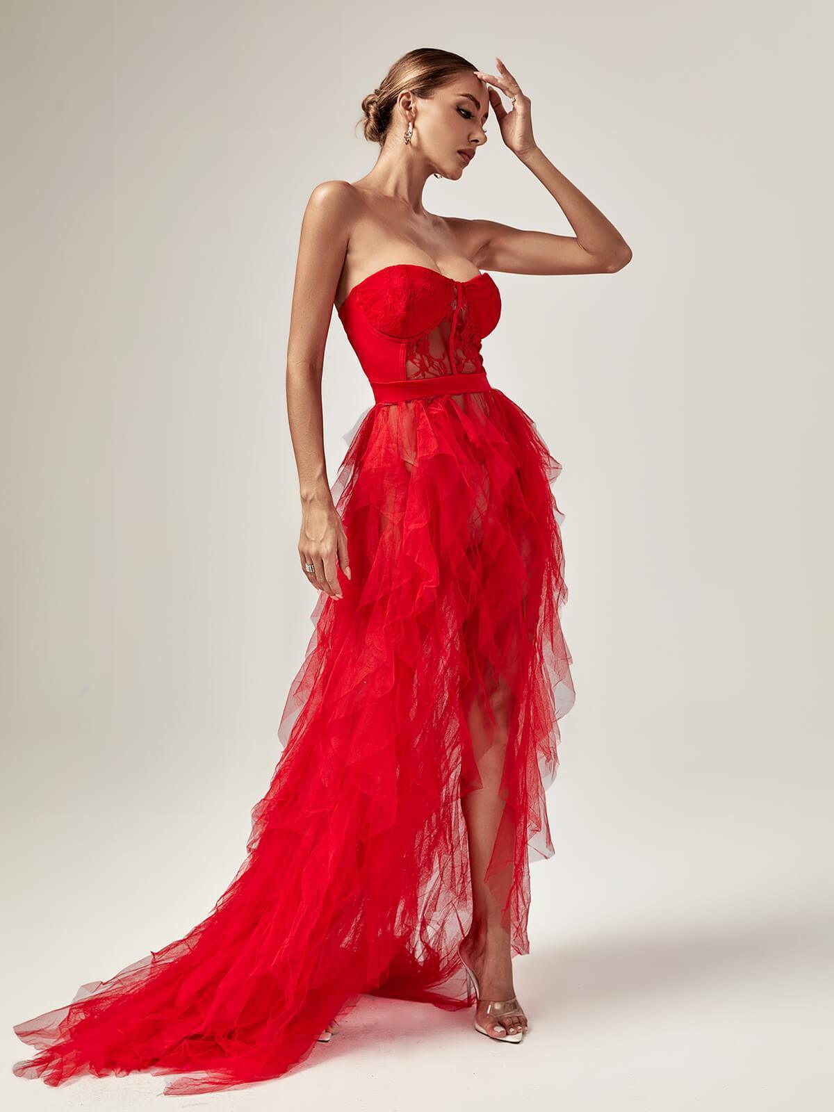 Robe longue en tulle rouge 