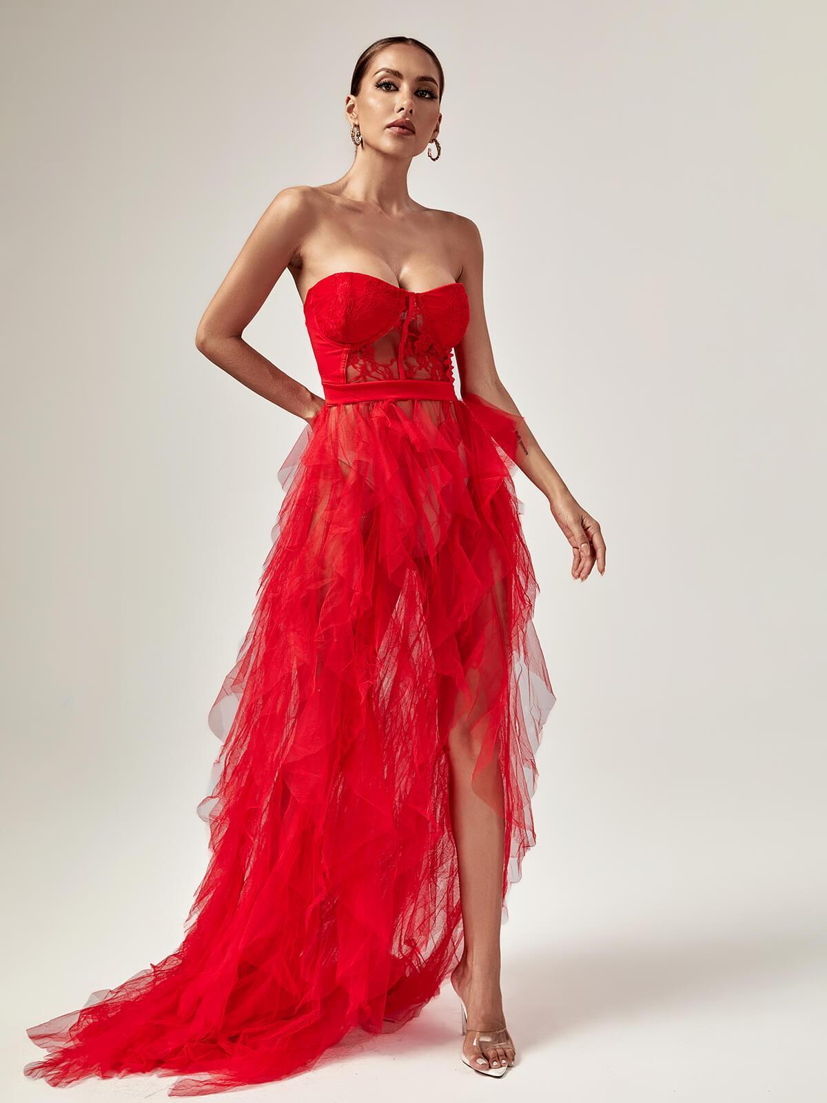 Robe longue en tulle rouge 