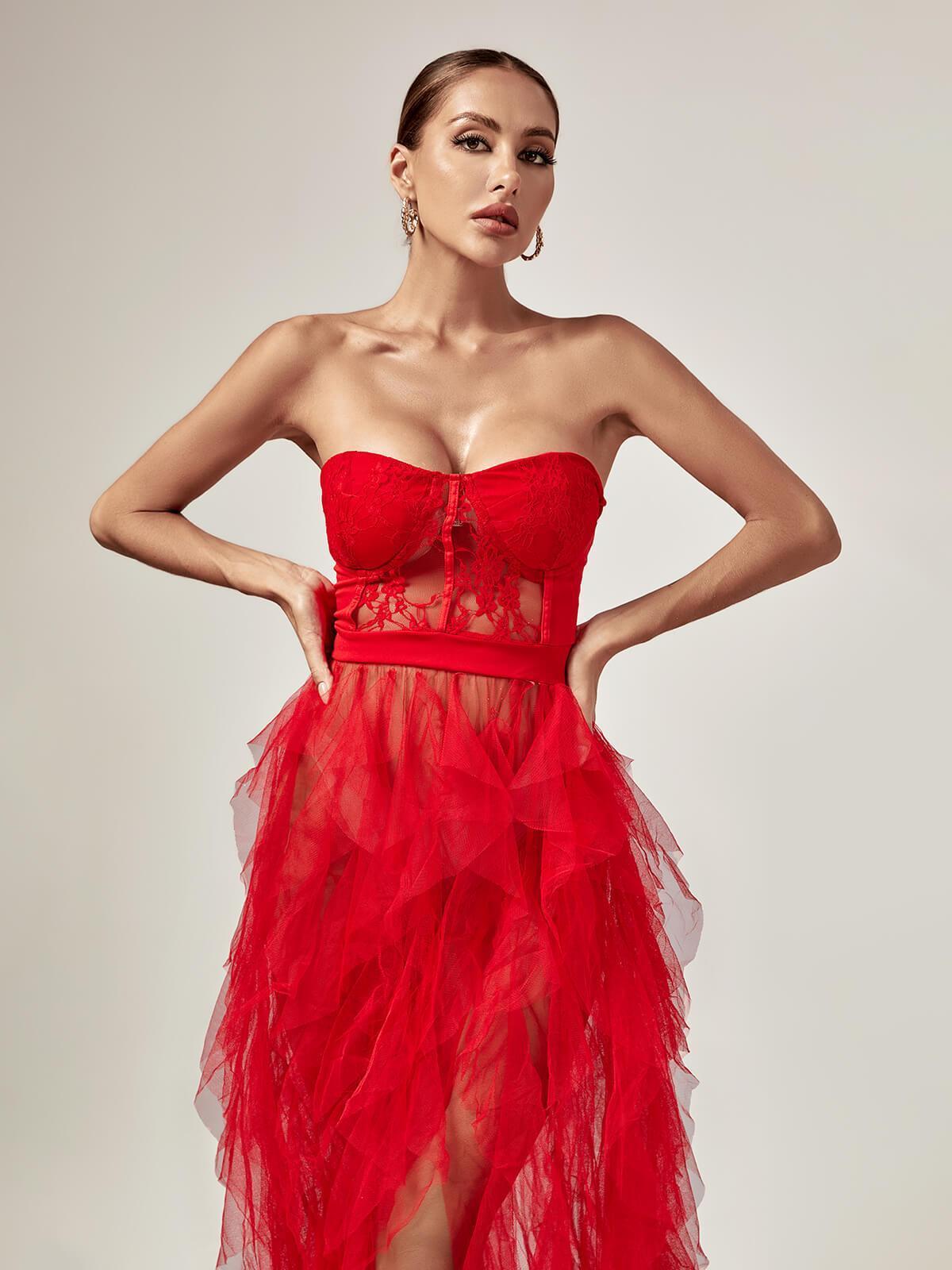Robe longue en tulle rouge 