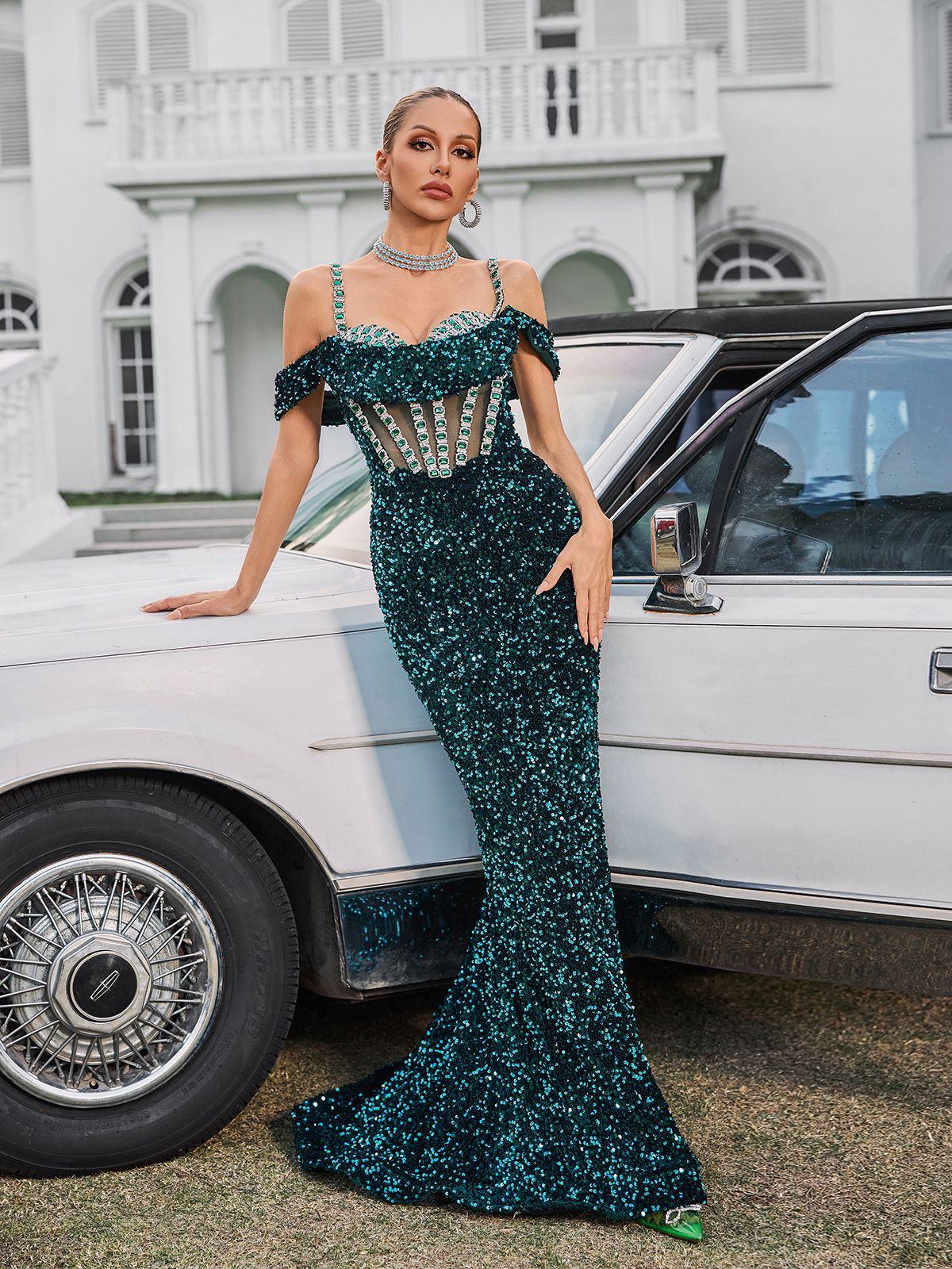 Robe maxi à fines bretelles ornée de spaghettis 