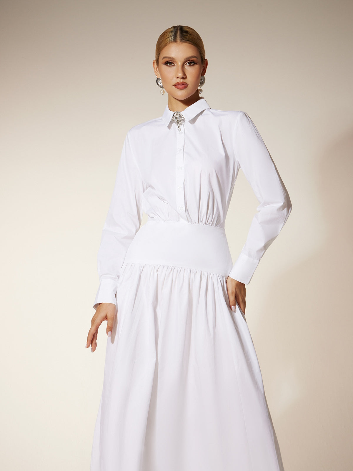 Robe chemise froncée à col 