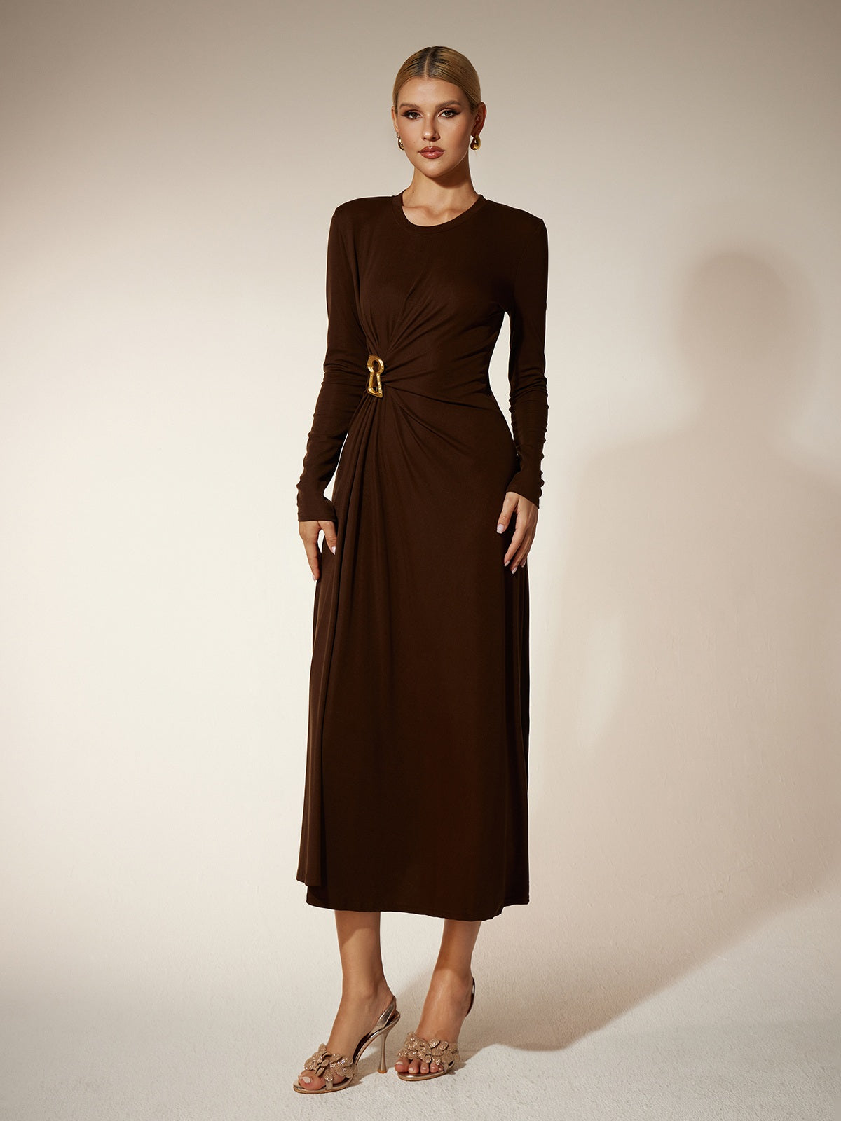 Robe midi froncée à manches longues 