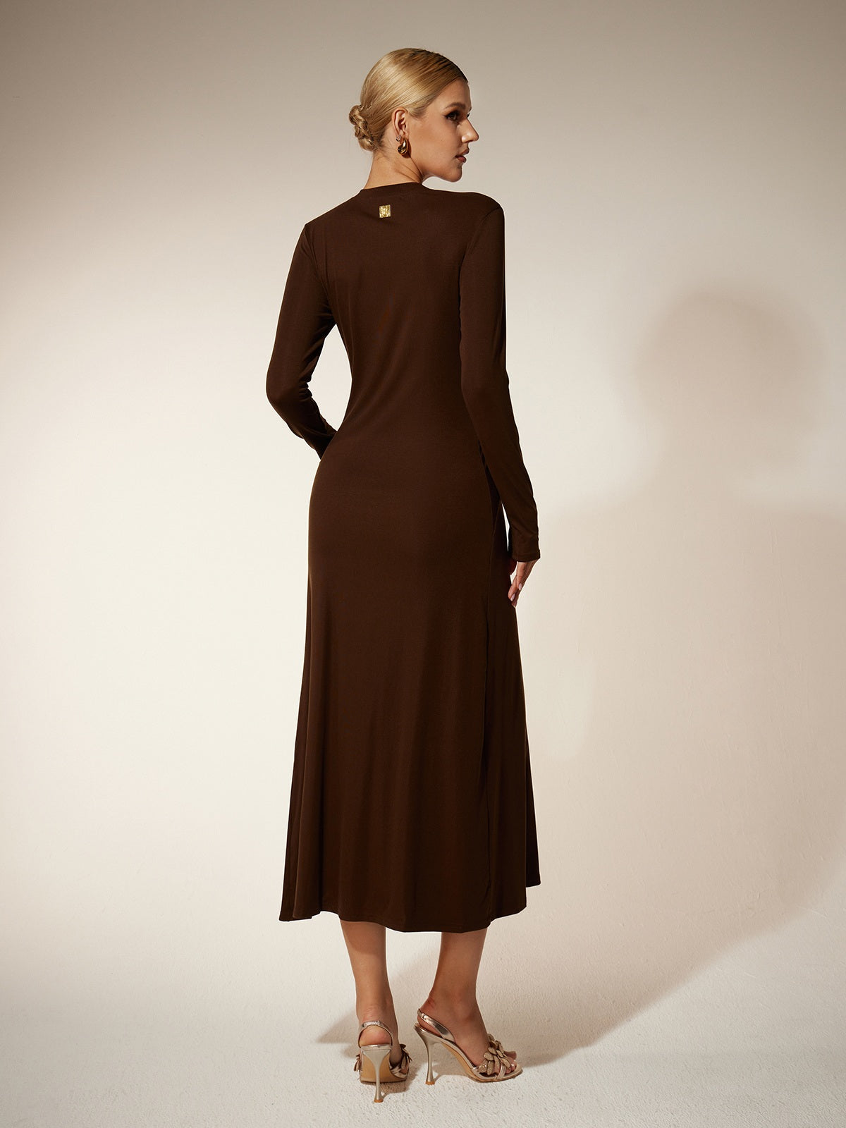 Robe midi froncée à manches longues 