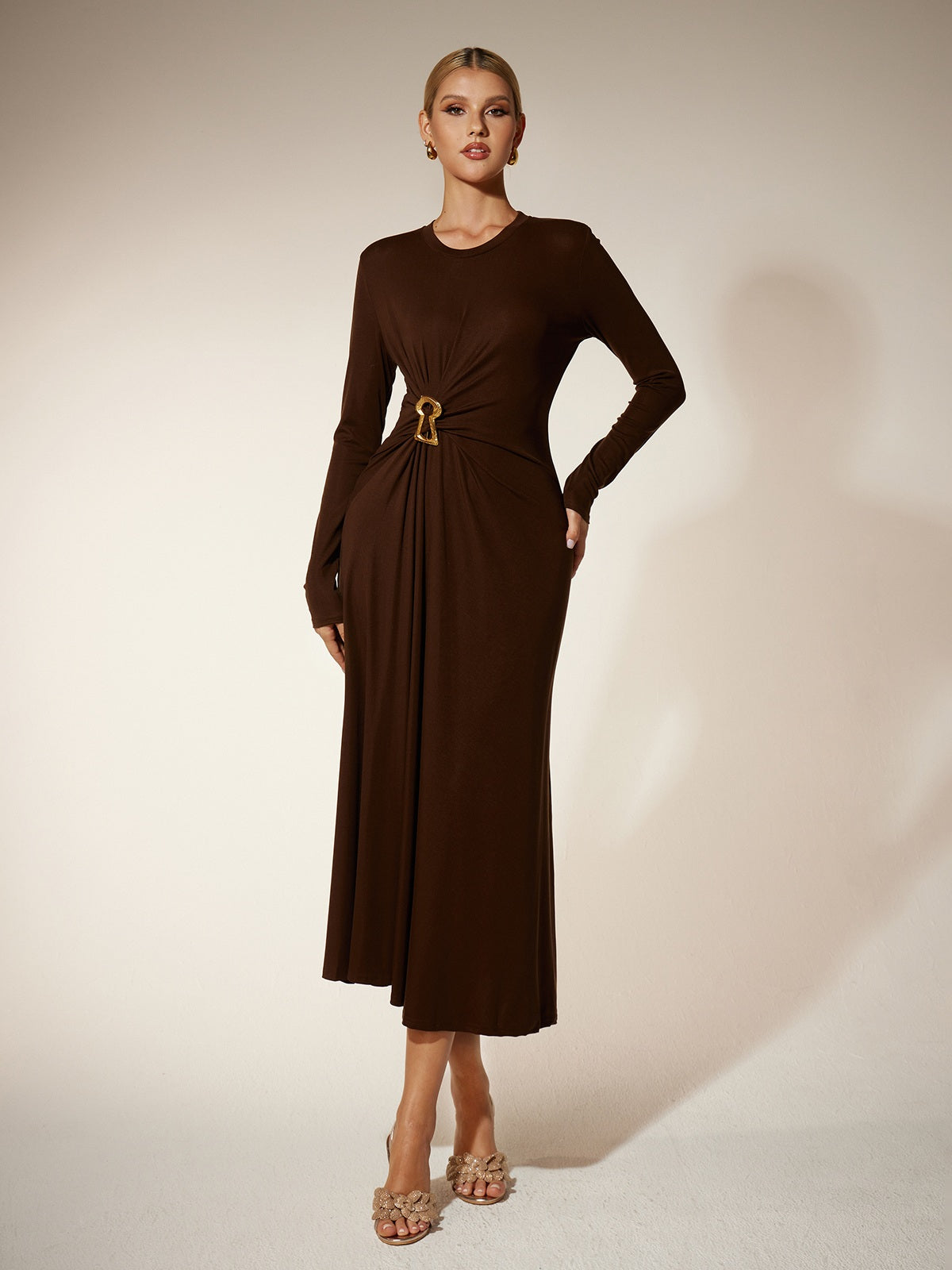 Robe midi froncée à manches longues 