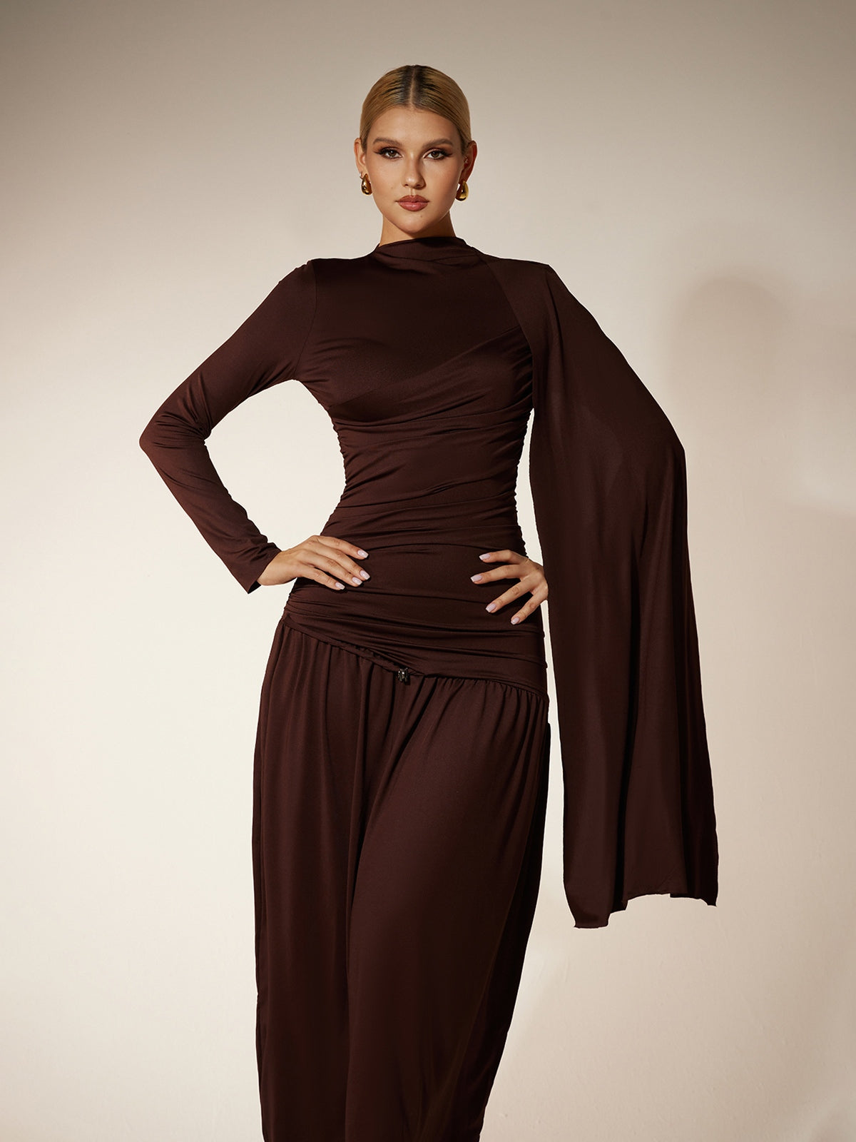 Robe midi drapée à manches longues 