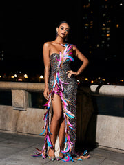 Robe bustier fendue en plumes et sequins 