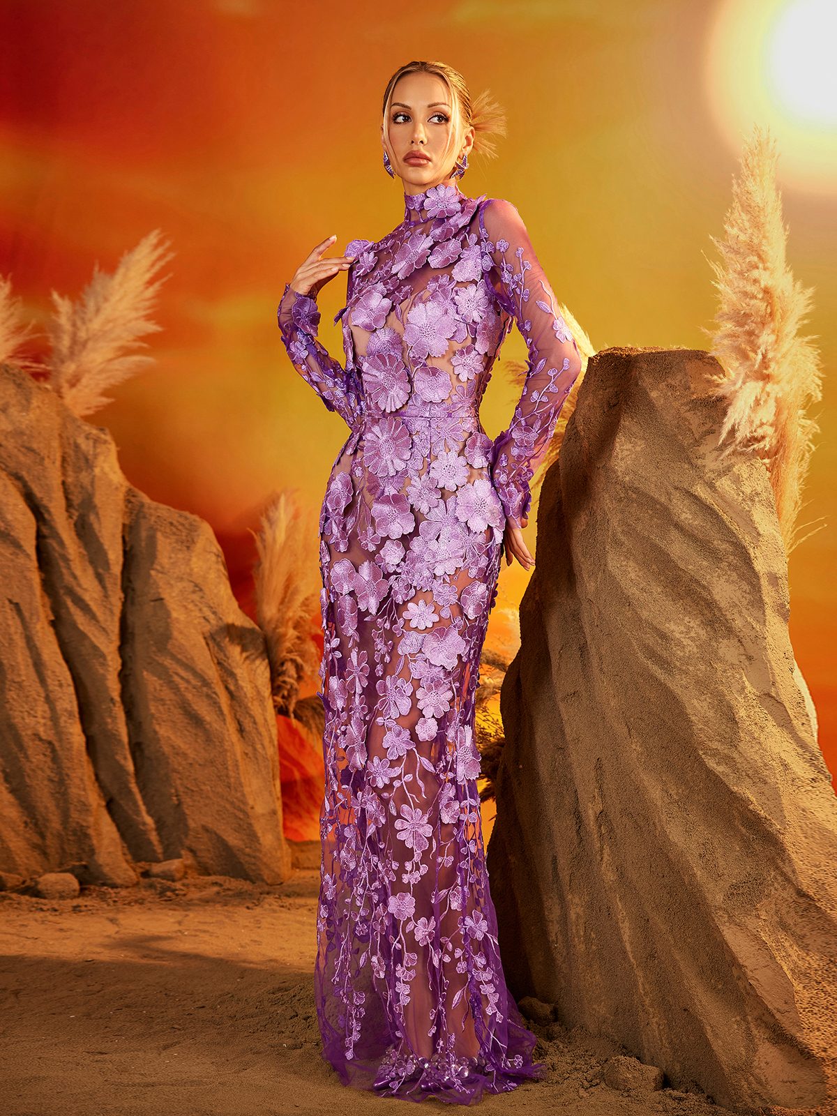 Ensemble jupe et haut en résille fleurie à manches longues 