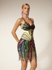 Robe courte à franges en losanges et spaghetti 