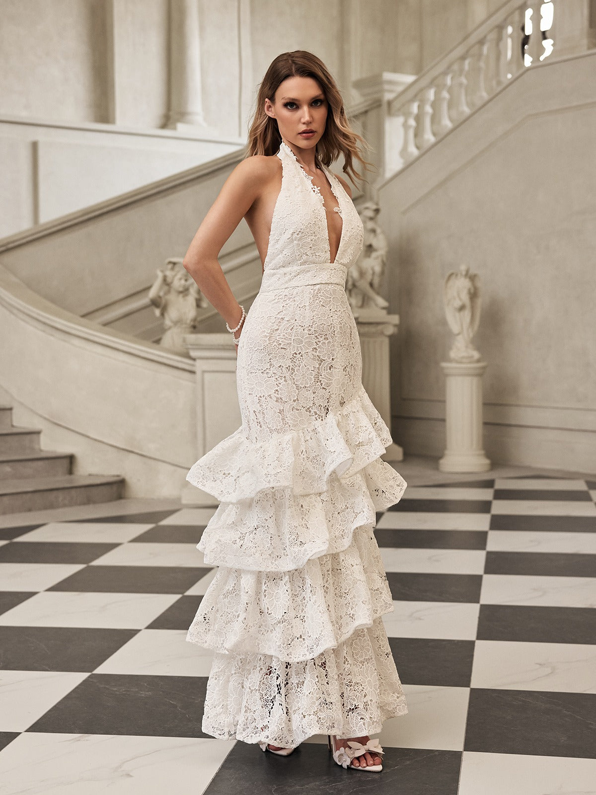 Robe longue dos nu à volants étagés 