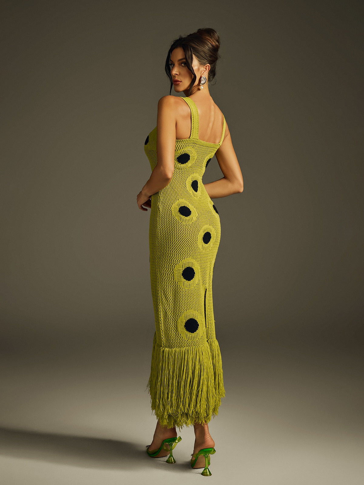 Robe midi en maille à pois et franges 