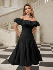 Robe midi noire à volants et épaules dénudées 