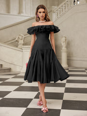 Robe midi noire à volants et épaules dénudées 