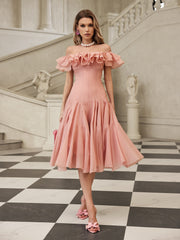 Robe midi à volants épaules dénudées couleur blush 