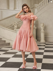 Robe midi à volants épaules dénudées couleur blush 