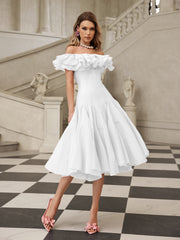 Robe midi blanche à volants et épaules dénudées 