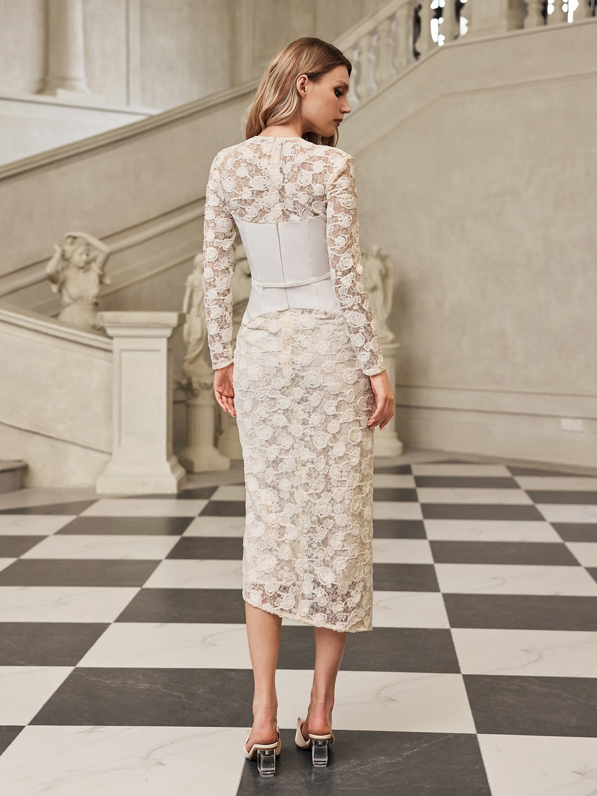 Robe midi en dentelle à col V 
