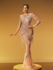 Robe longue asymétrique à franges et cristaux