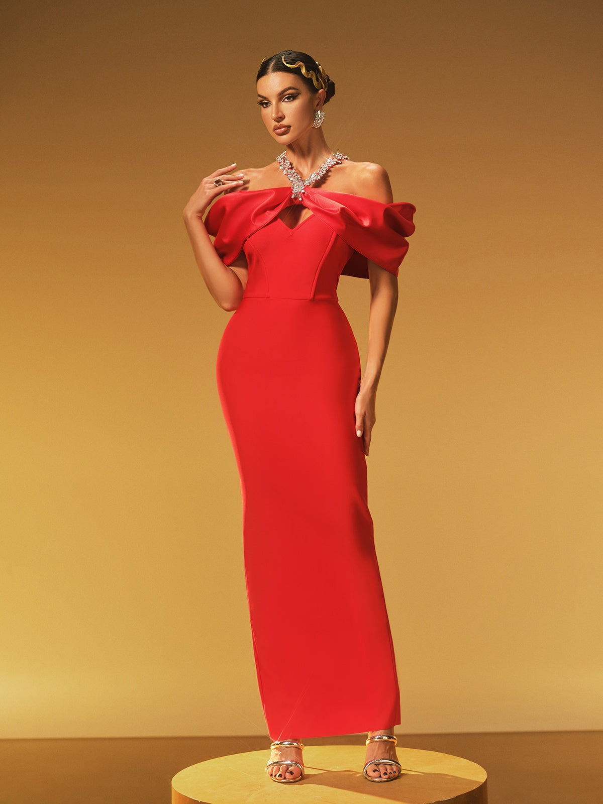 Robe bandage dos nu à cristaux 