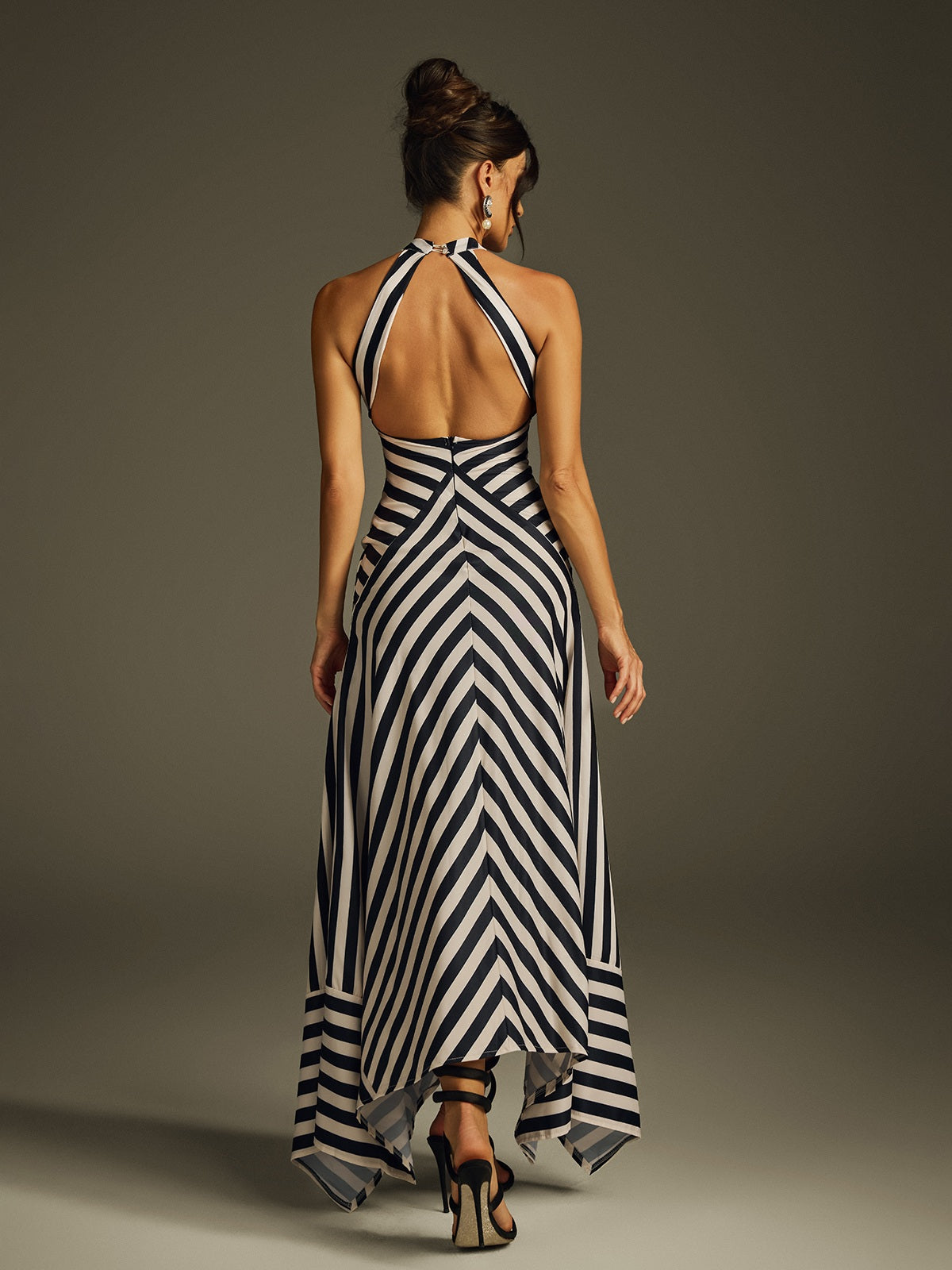 Robe longue rayée dos nu 