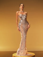 Robe longue ornée de franges en acrylique 