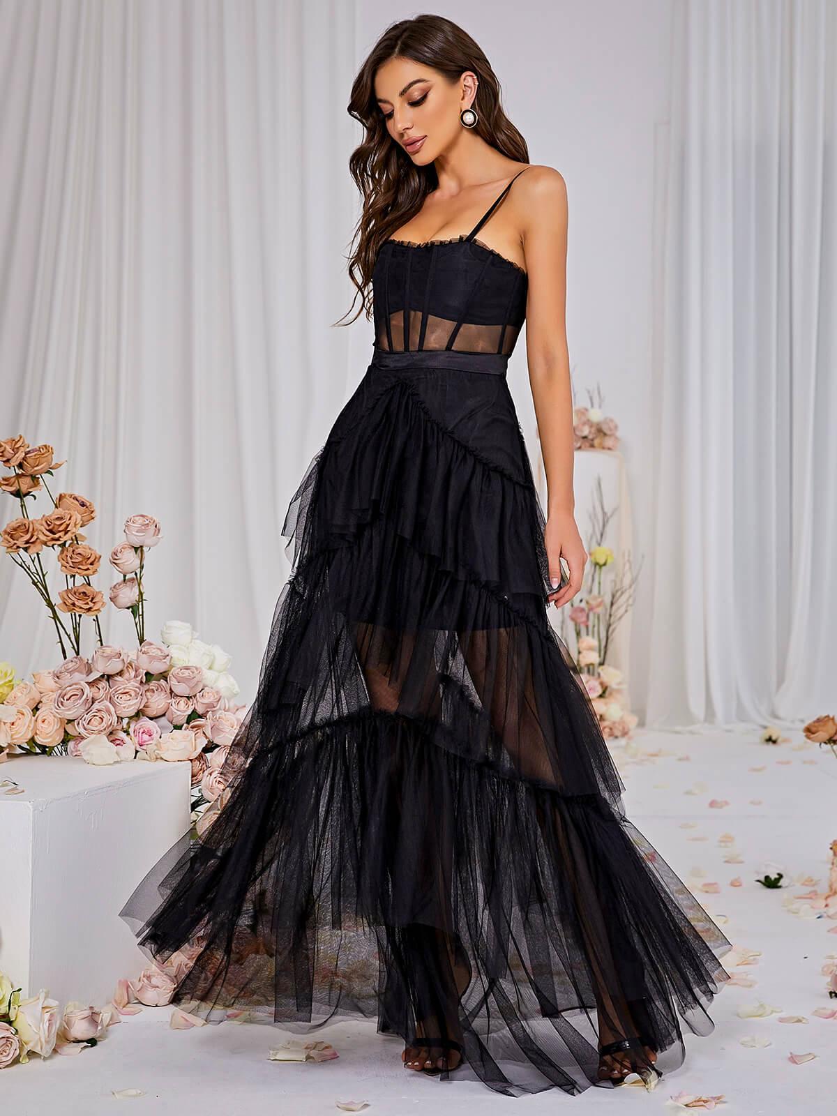 Robe longue en résille noire
