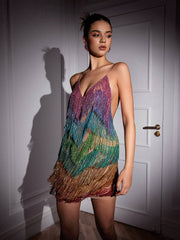 Robe courte à franges en cristal arc-en-ciel et col en V 